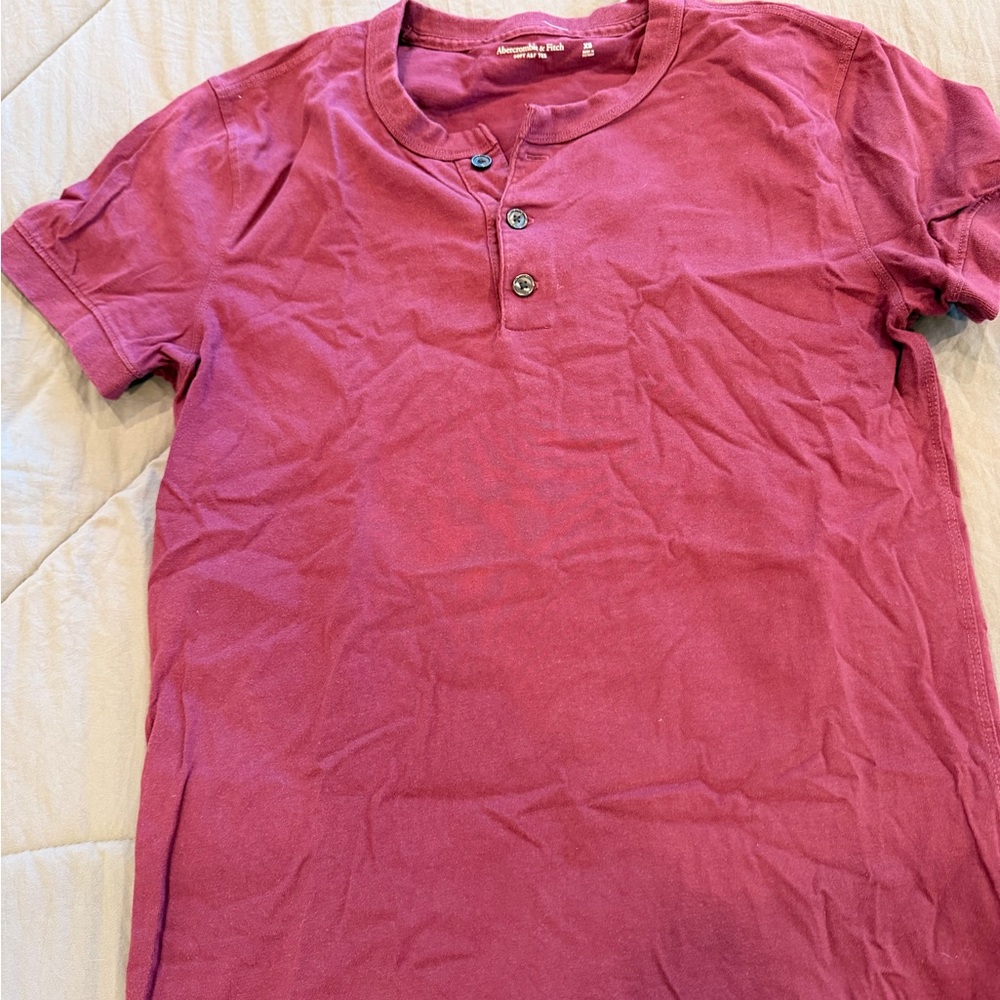 Abercrombie & Fitch Burgundy Short Sleeve Tee